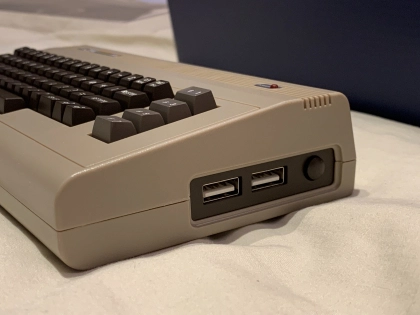 伝説の8ビットホビーパソコン、コモドール64の復刻版「THE C64 MINI